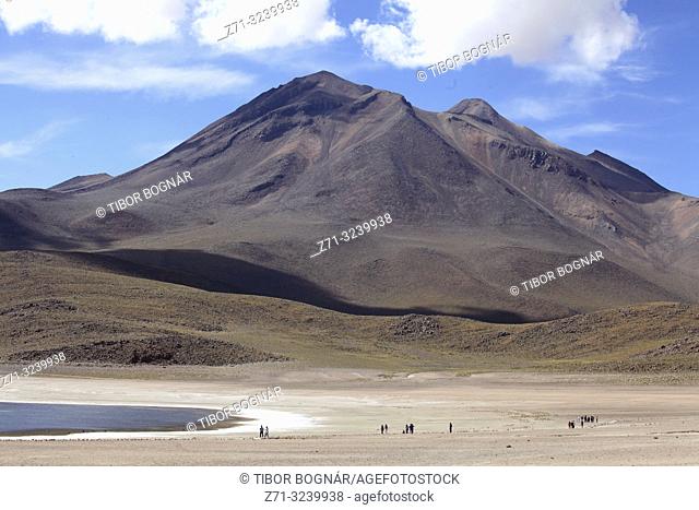 Chile, Antofagasta Region, Andes, Laguna Miscanti, Cerro Miscanti; people,