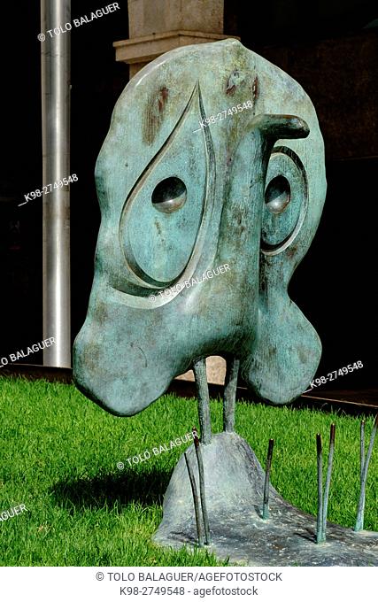 Personnage. Autor: Joan Miró. Fecha: 1975. Material: Bronce. Localización: Av. Jaime III, Palma, Majorca, Balearic Islands, Spain