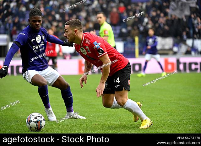 RSCA Futures' Lucas Stassin and Rwdm's Kylian Hazard fight for the ball during a soccer match between RSCA Futures (Anderlecht U23) and RWD Molenbeek
