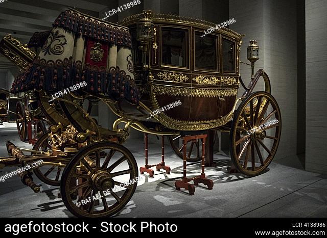 MAHOGANY CAR 1829 AT GALLERY OF THE ROYAL NATIONAL HERITAGE COLLECTIONS IN MOTION VEHICLES AND CARRIAGES MADRID SPAIN