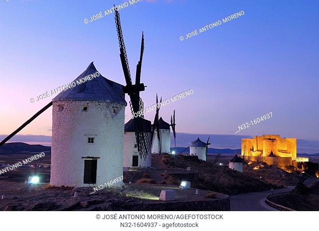 Windmills and Caballeros de San Juan de Jerusalen Castle, Consuegra, Toledo province, Route of Don Quixote, Castilla-La Mancha, Spain