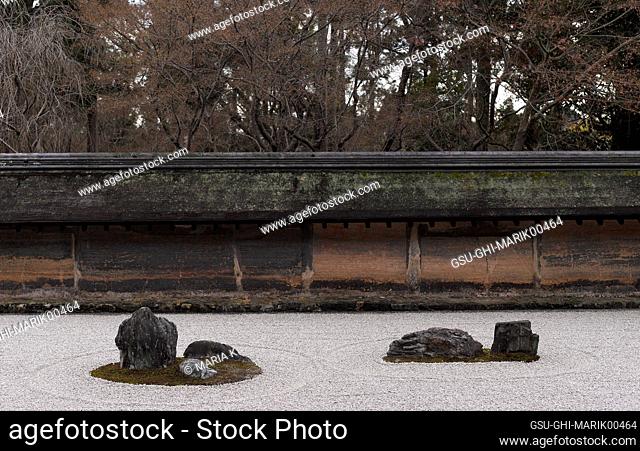 Kare-sansui Zen Garden, Ryoan-ji Temple, Kyoto, Japan