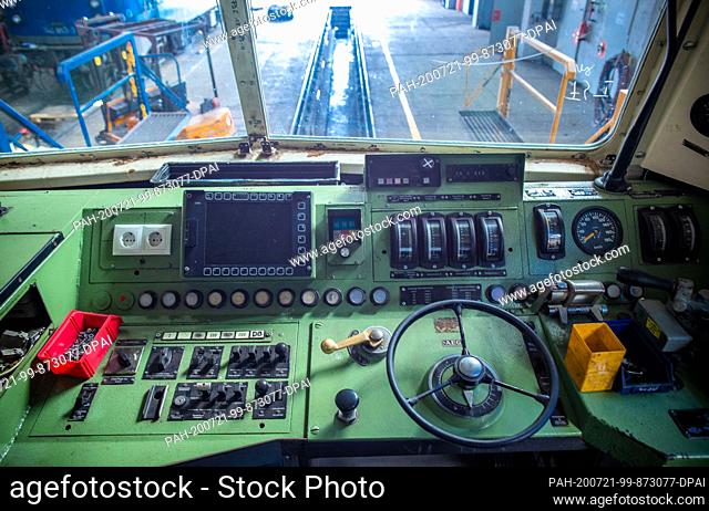 16 July 2020, Mecklenburg-Western Pomerania, Mukran: The driver's cab of the class 181 electric locomotive built in 1972 in the repair shop of Baltic Port...