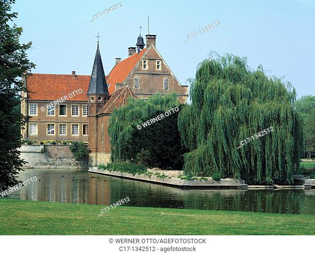 Germany, Havixbeck, Baumberge, Muensterland, Westphalia, North Rhine-Westphalia, NRW, castle Huelshoff, moated castle, renaissance