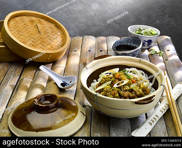 Chinese vegetable curry with rice noodles