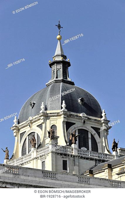Dome, cathedral Santa María la Real de La Almudena or Almudena Cathedral, Madrid, Spain, Europe