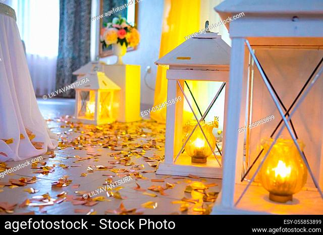 wedding the decorated yellow with fabrics and compositions from fresh flowers, wedding decor in yellow tones