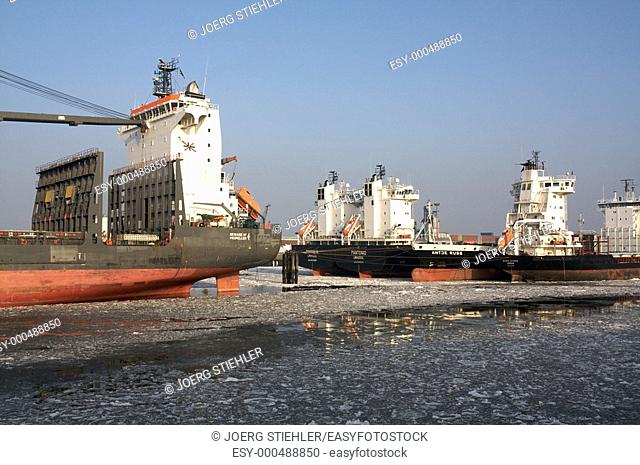 Ship waiting of cargo, Hamburg, Germany