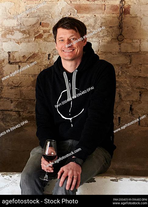 03 April 2020, Brandenburg, Dobbrikow: Entrepreneur Gernot Kleinlein is sitting in his future wine cellar in Dobbrikow in the community Nuthe-Urstromtal