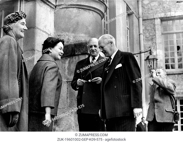 Mar. 12, 1960 - Paris, France - Prime Minister HAROLD MACMILLAN and wife LADY DOROTHY with president CHARLES DE GAULLE during a visit to Paris