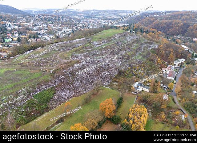 27 November 2023, Saxony, Dresden: The Collmberg dump in Dresden's Coschütz district (aerial view with a drone). From December 2023