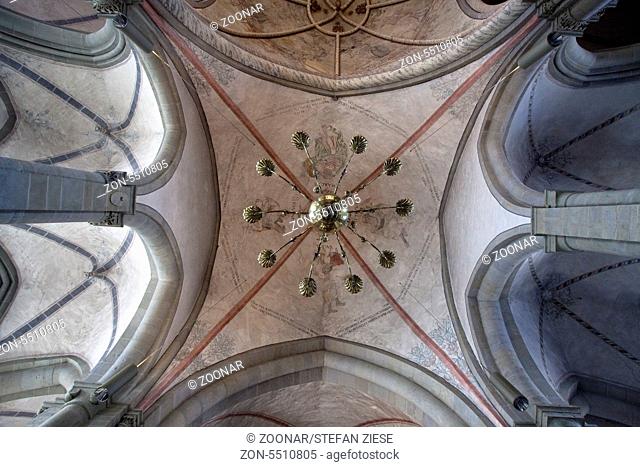 Die evangelische grosse Marienkirche ist ein denkmalgeschuetztes Kirchengebaeude in Lippstadt. Vermutlich wurde um 1205 mit dem Bau einer kreuzfoermigen...