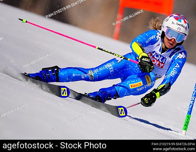 18 February 2021, Italy, Cortina D' Ampezzo: Alpine Skiing: World Cup, Giant Slalom, Women: Marta Bassino of Italy skis in the first run on the track