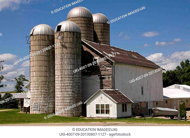 Unused barn and silos, Wisconsin