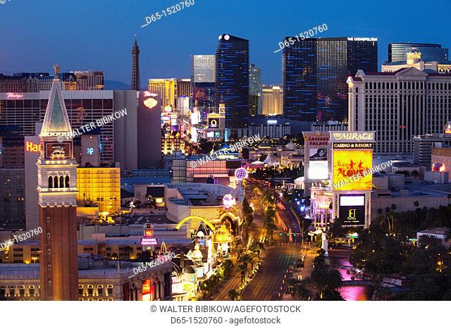 USA, Nevada, Las Vegas, The Strip, Las Vegas Boulevard, high vantage view, dawn