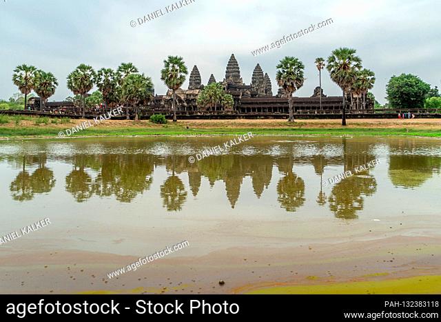 Cambodia: Temple complex Angkor Wat, seen from the west..Photo from May 9th, 2019. | usage worldwide. - Siem Reap/Siem Reap/Cambodia