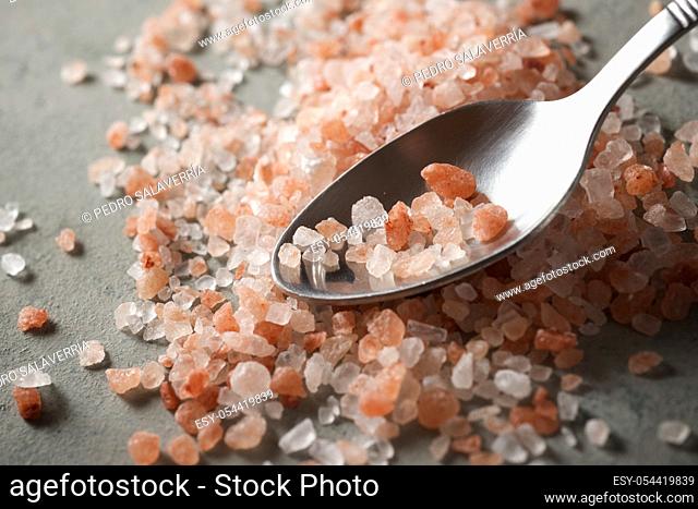 Himalayan salt on a spoon