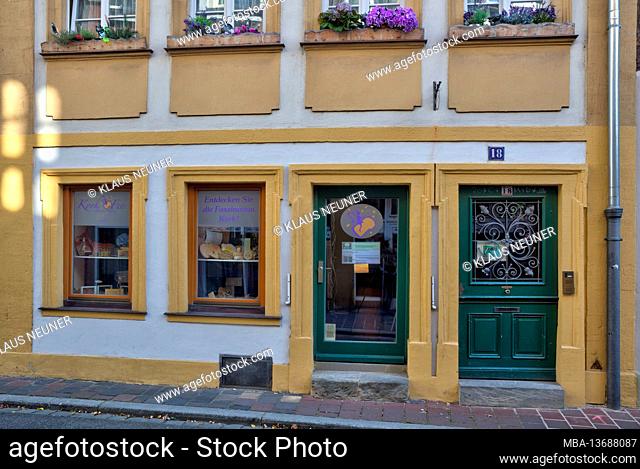 House facade, facade, window, architecture, decorative, flowers, Bamberg, Franconia, Bavaria, Germany, Europe