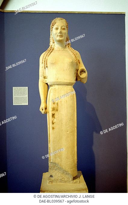 Peplos Kore, 530 BC, marble statue from the Acropolis in Athens, Greece. Greek civilisation, 6th century BC.  Athens, Moussío (Acropolis Museum