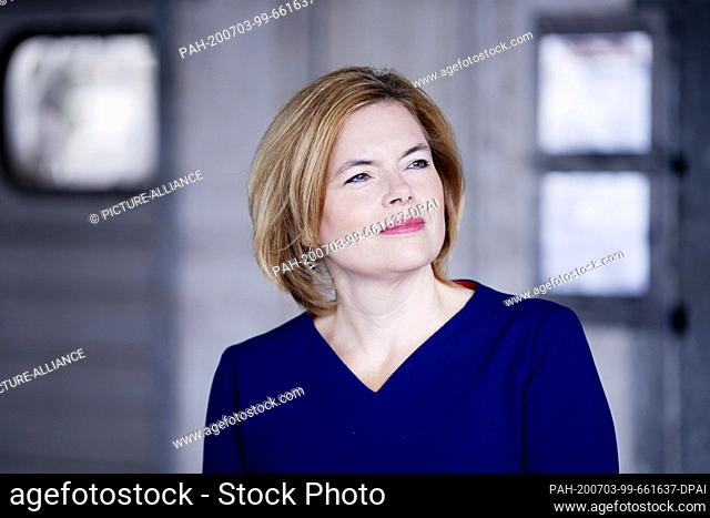 03 July 2020, Berlin: Julia Klöckner (CDU), Federal Minister of Food and Agriculture, is standing in a warehouse during a visit to the Berliner Tafel