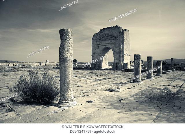 Tunisia, Central Western Tunisia, Makthar, ruins of the Roman-era city of Mactaris, Roman Forum and Trajan's Arch