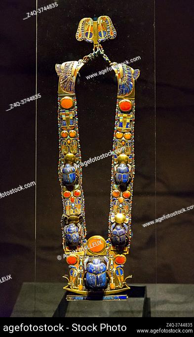 Egypt, Cairo, Egyptian Museum, Tutankhamon jewellery, from his tomb in Luxor : A complex flexible pectoral showing a barque
