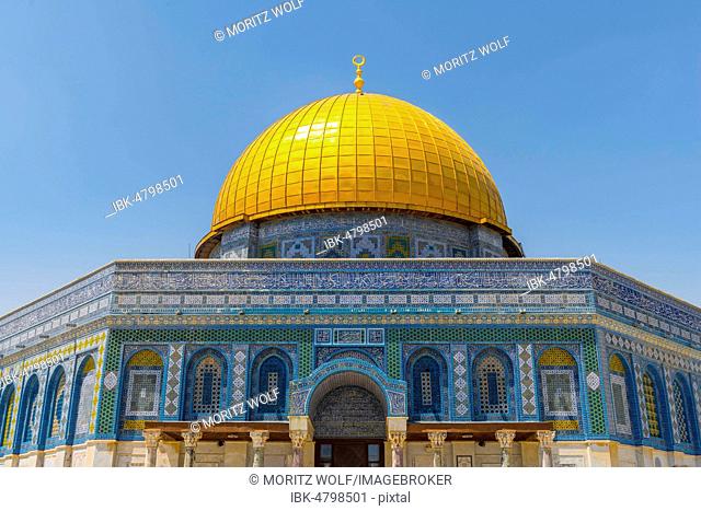 Decorated facade with mosaics and golden dome, Dome of the Rock, also Qubbat As-sachra, Kipat Hasela, Temple Mount, Old Town, Jerusalem, Israel