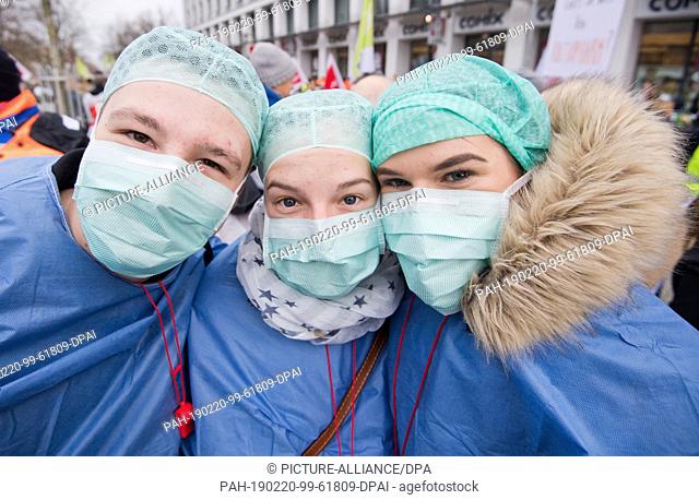 20 February 2019, Lower Saxony, Hannover: OP staff at Hannover Medical School are in public service in the event of a warning strike