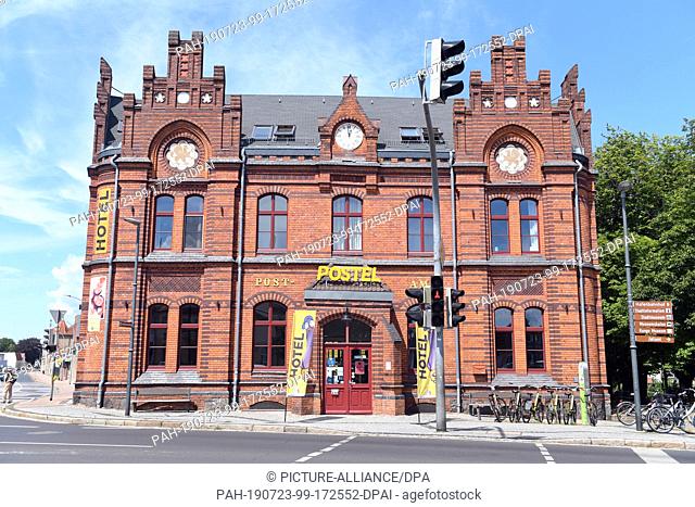 10 July 2019, Mecklenburg-Western Pomerania, Wolgast: View of the former imperial post office of the city of Wolgast. In 2013 the post office from 1884 was...