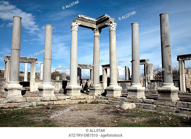 COLUMNS & ARCHITRAVEBLOCKS OF AGORA; PERGE, TURKEY; 19/11/2007