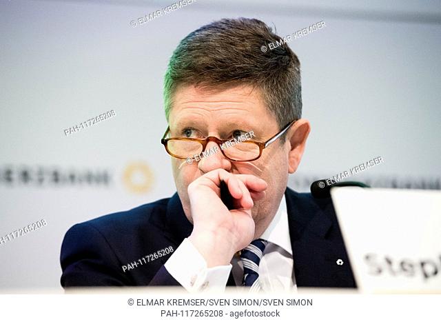 Stephan ENGELS, Germany, Member of the Management Board, Chief Financial Officer, CFO, Half-length portrait, Press Conference of COMMERZBANK AG in Frankfurt on...