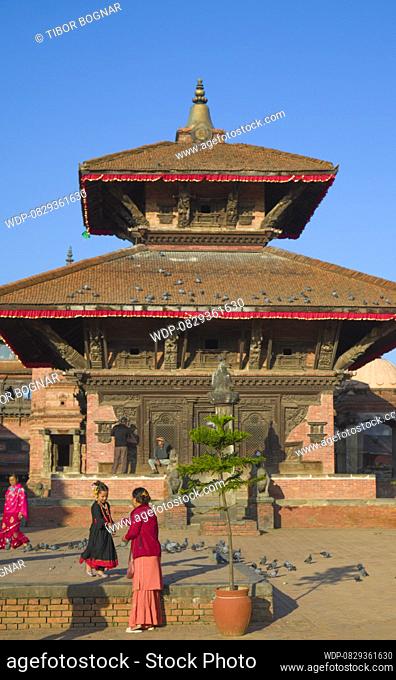 Nepal, Bhaktapur, Durbar Square, Bansi Narayan Temple, people, , Credit:Tibor Bognar / Avalon