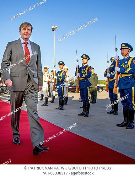 King Willem-Alexander of The Netherlands arrives at Yan'an Ershilipu Airport, Shaanxi, China, 27 October 2015. The King and Queen are in China for an 5 day...
