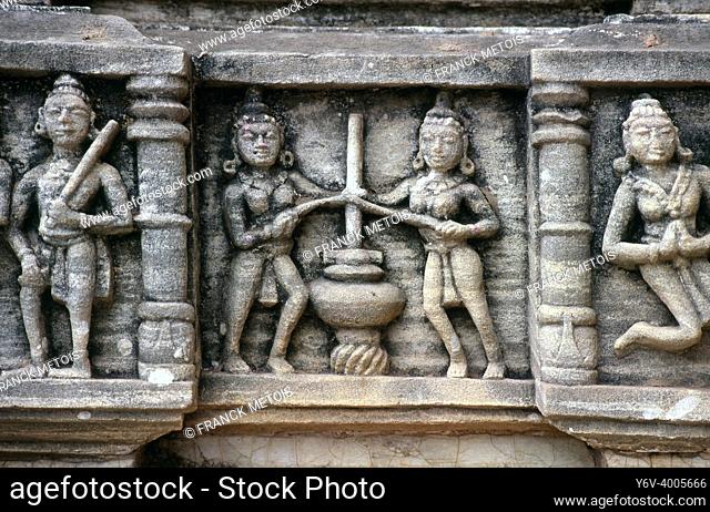 Bas relief depicting a scene from the hindu mythology ( Shamlaji, Gujarat, India). Carving on the outer wall of a 15th-16th temple dedicated to Vishnu