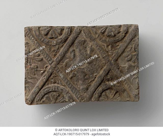 Fire brick with representation of climbing lion, Fire brick with representation of climbing lion to the left (heraldic), placed in profiled pane