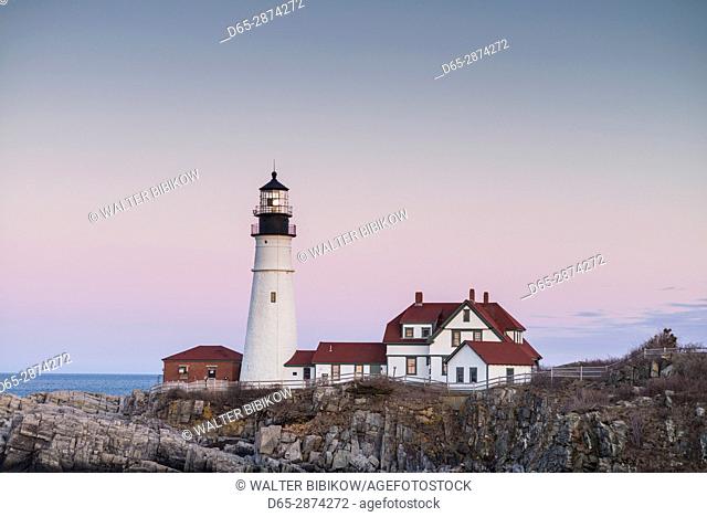 USA, Maine, Portland, Cape Elizabeth, Portland Head Light, lighthouse, dusk