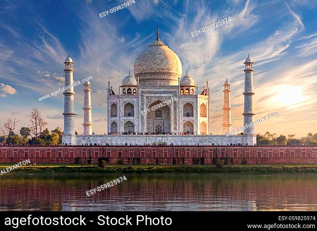 Wonderful view of Taj Mahal and the Yamuna, India, Agra
