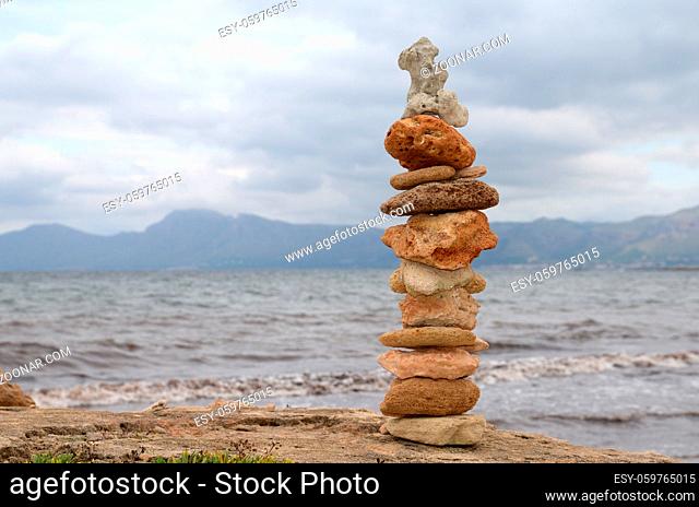 Steinmännchen, steinmann, Balance, gleichgewicht, balancieren, labil, steine, turm,  türmchen, spitze, zusammenhalt, zusammenhalten, steinturm, natur, pärchen