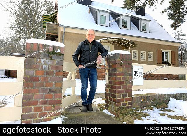 01 February 2021, Saxony-Anhalt, Heyrothsberge: Cycling legend Gustav-Adolf Schur stands in front of his house in Heyrothsberge