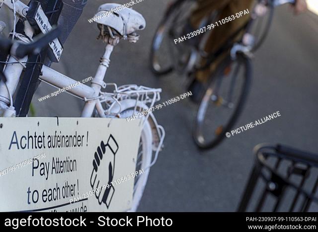 07 September 2023, Hesse, Frankfurt/Main: A ghost bike in Frankfurt's city center promotes consideration among road users
