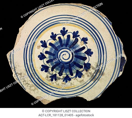 Fragment majolica dish, yellow and blue on white, rosette, cable edge, plate crockery holder soil find ceramic earthenware glaze