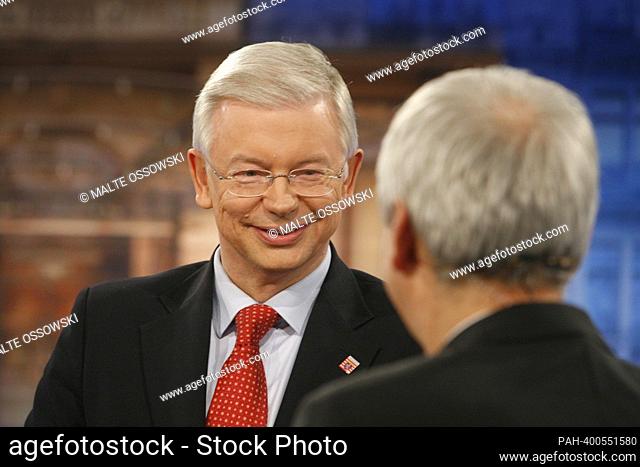 ARCHIVE PHOTO: Roland KOCH will be 70 years old on March 24, 2023, Roland KOCH, CDU, is happy in the television studio, in conversation with Alois THEISSEN