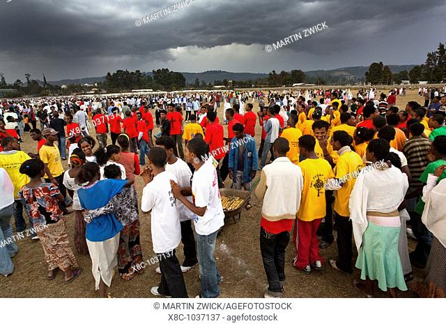 Festgelaende mit Glaeubigen  Timkat Fest der aethiopisch orthodoxen Kirche in Addis Abeba  Timkat oder Epiphanie ist der groesste Feiertag der aethiopisch...