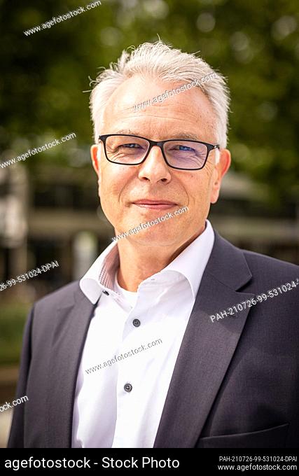 20 July 2021, Lower Saxony, Wolfsburg: Frank Richter, urban and regional planner and candidate for The Greens in the 2021 mayoral election in Wolfsburg