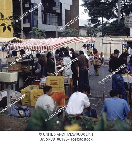 Markttag in einer Kleinstadt in Brasilien, Anfang 1990er Jahre. Market at a small Brazilian town, Brazil early 1990s