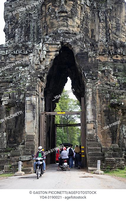 South gate of Angkor Thom, Angkor Temples complex, Siem Reap Province, Cambodia, Asia