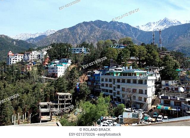 Die Stadt Dharamsala in Indien