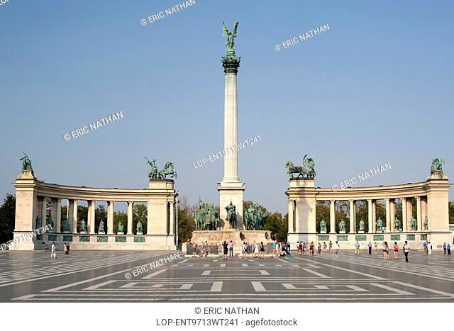 Hungary, Central Hungary, Budapest. The Millennium Memorial in Heroes Square in Budapest