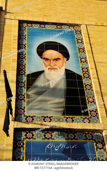 Portrait of Emam, Imam Khomeini, Shiraz, Fars, Iran, Asia
