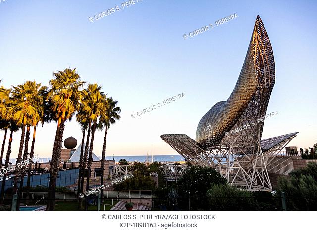 Peix Fish sculpture by Frank O  Gehry at Port Olímpic, Barcelona  Catalonia, Spain